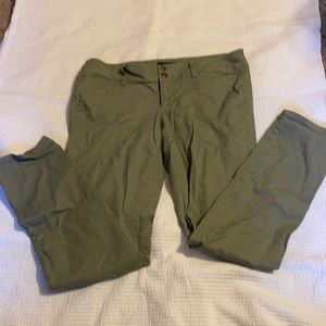 American Eagle skinny green khaki pants